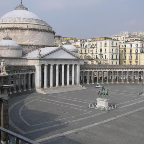 Piazza-plebiscito-napoli