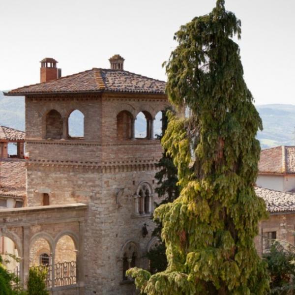 Todi-palazzo-torre.jpg